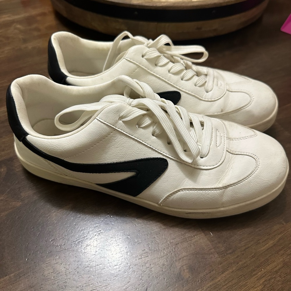 Dolce Vita - White and Black Low-Top Lace-Up Women’s Sneaker